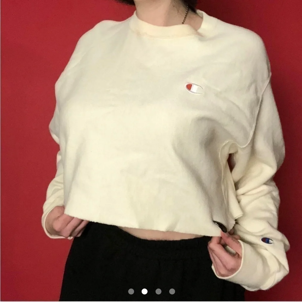 Cropped cream champion sweater ❤️🤍 - Picture 2 of 4